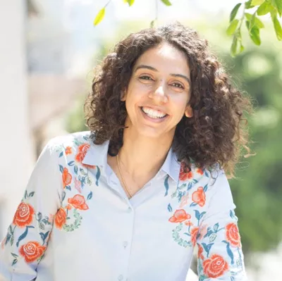 רעות עמיאל לוי מטפלת סובאדה עיסוי רחם במרכז