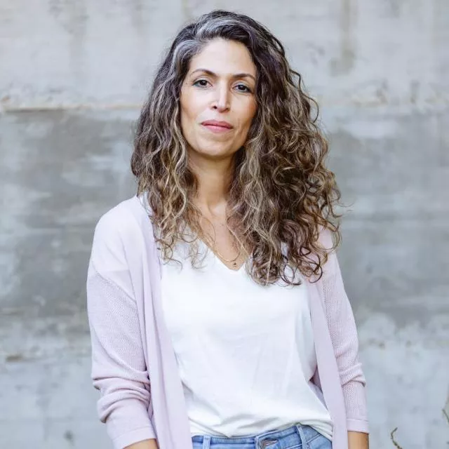 טניה זמירה מטפלת סובאדה עיסוי רחם בשרון